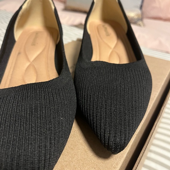 Semwiss Women's Low Heel Classic Pumps Pointed Toe Kitten Heels Shoes - Picture 2 of 9